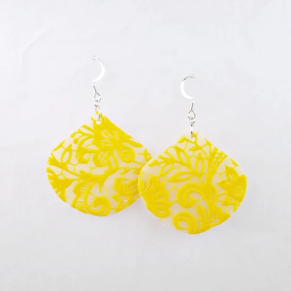 Örhänge Spetsmönster Gul 4,5x4,5 cm